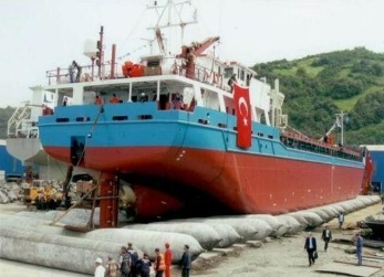 Ship launching airbags 